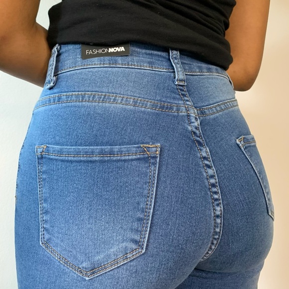 FASHION NOVA- Distracted High Rise Jeans - Picture 3 of 4